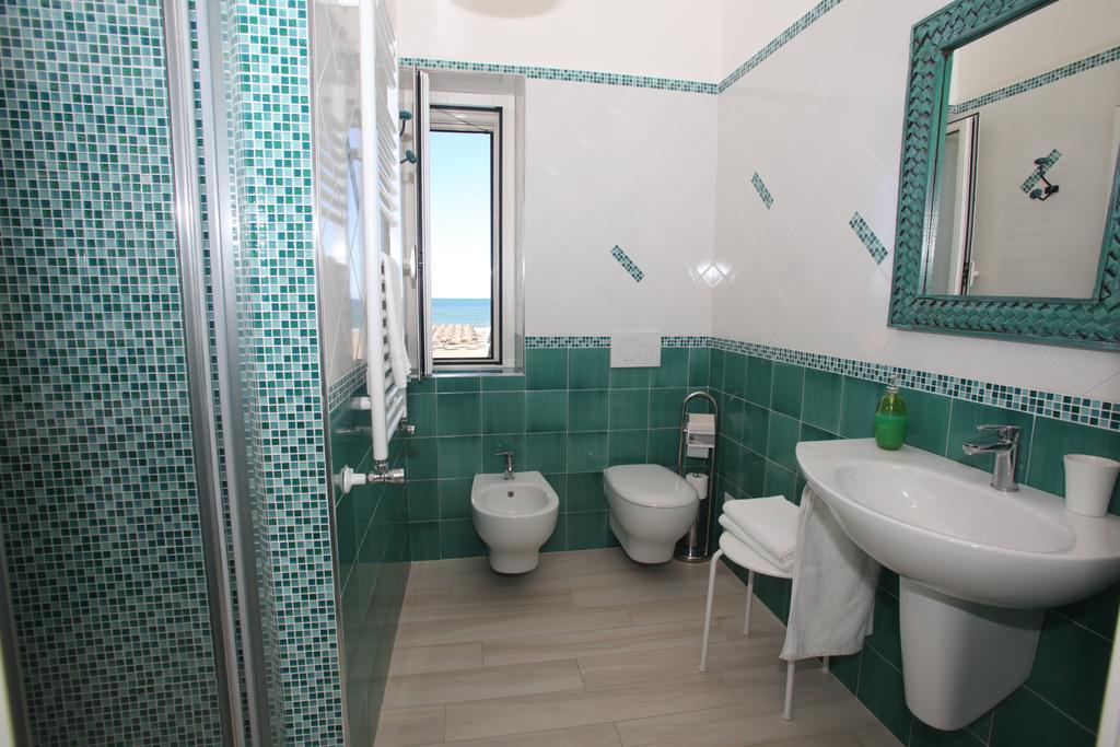 Le Nereidi Beb Bed and Breakfast Margherita Di Savoia Δωμάτιο φωτογραφία